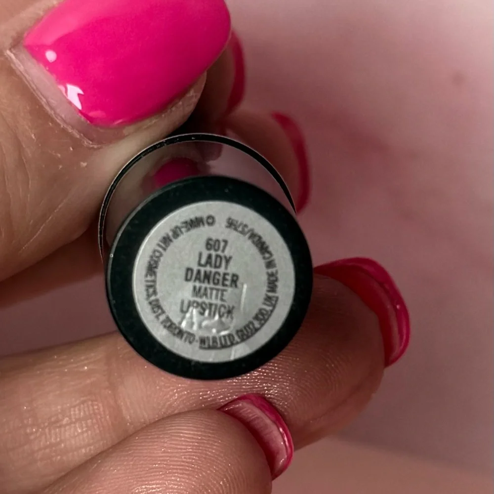 MAC Cosmetics Bold Scarlet Lipstick - Lady Danger